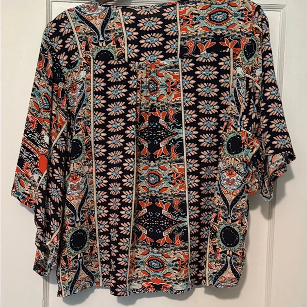 SHEIN Blue and White Graphic Blouse Relaxed Fit - Picture 4 of 4